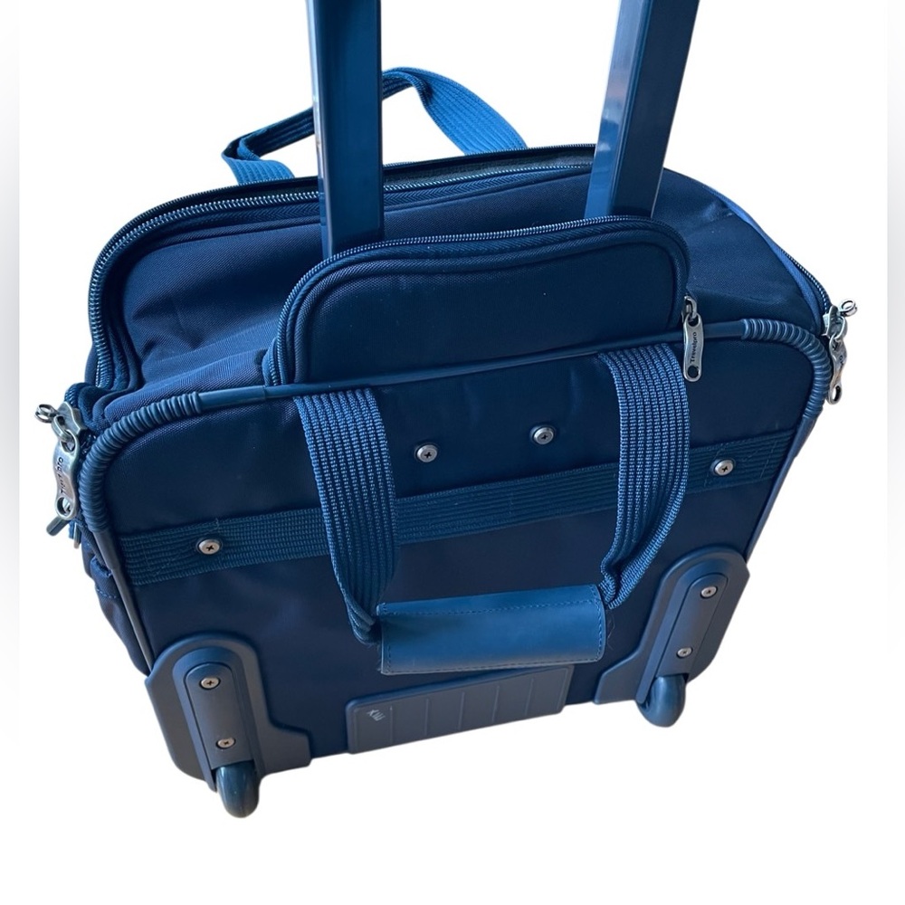 Crew4 by Travelpro Navy Blue Carry-On w/ Wheels - Picture 8 of 16